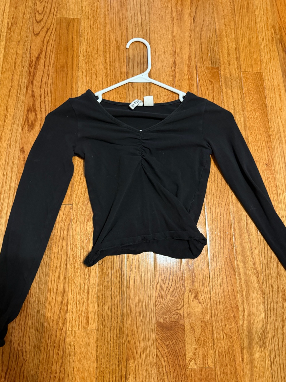 Black Long-Sleeve Ruched Front Top - Unbranded